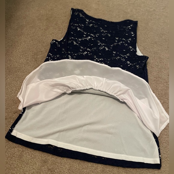 Kaari Blue Women’s Sleeveless Blouse-Navy lace overlay & white-EUC-Size Small - Picture 10 of 10